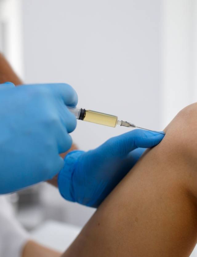 Treating,Knee,Pain,With,Platelet-rich,Plasma,Injection.,Treatment,Of,Arthritis